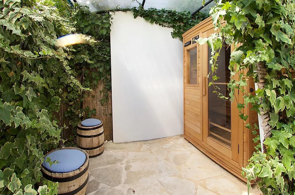 Kalypso Studios & Apartments Karavomylos 0*,  Greece